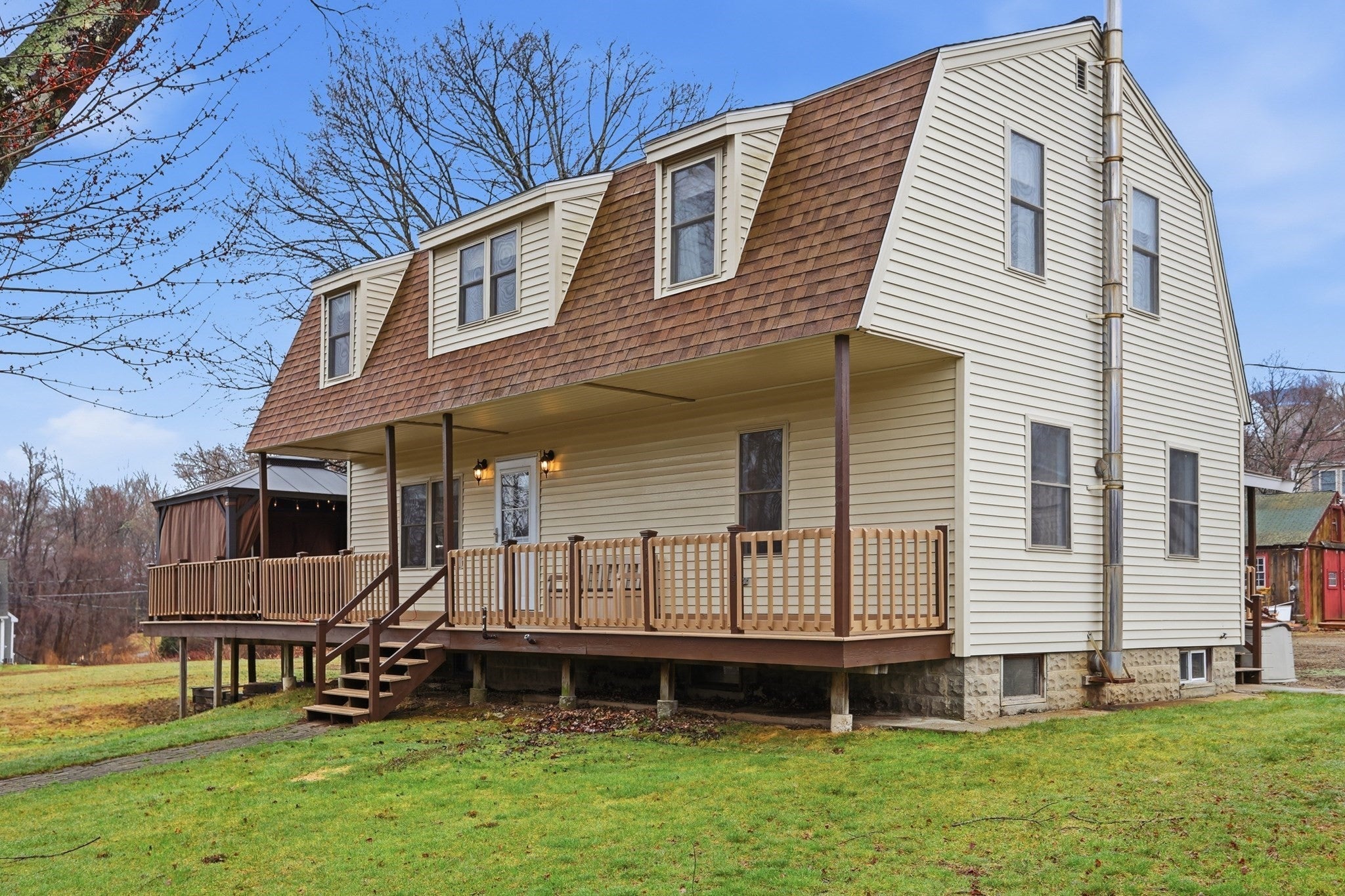 30 Dahlia Dr