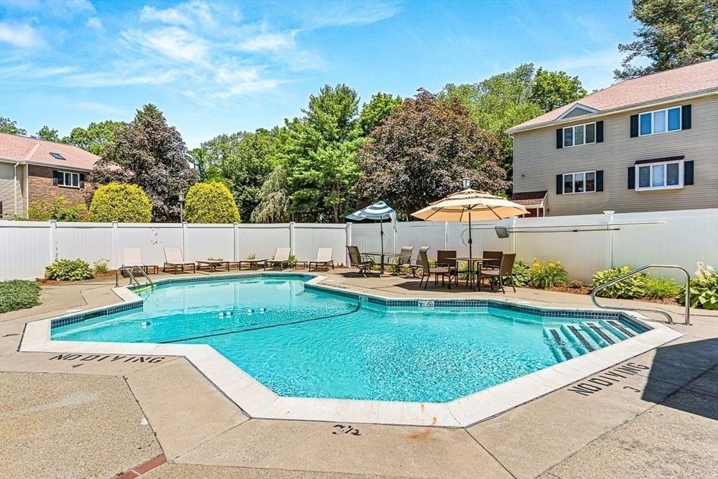 305 Salem St 106