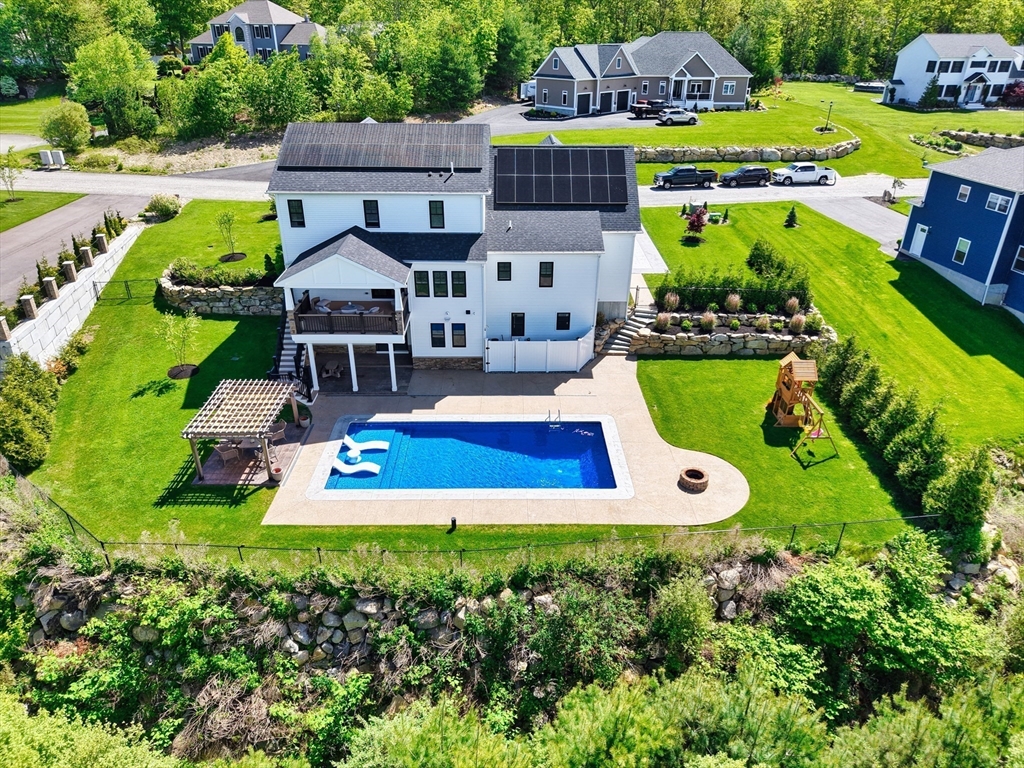 50 Bentley Ln