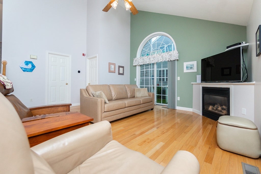 304 Village Ln #304, Bellingham, MA Photo #11