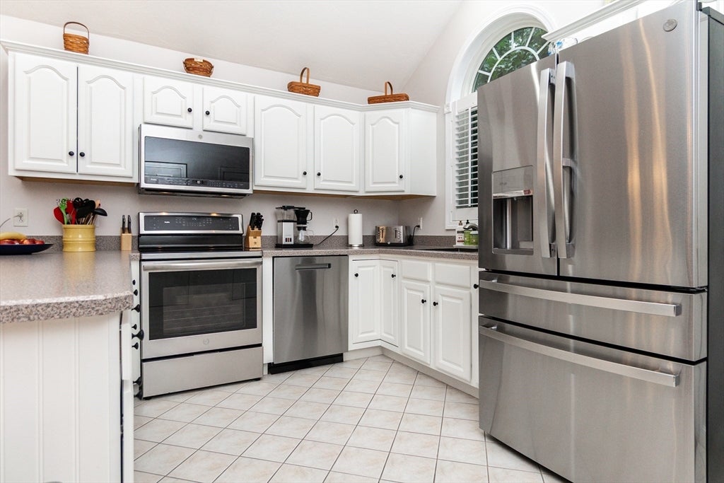 304 Village Ln #304, Bellingham, MA Photo #3