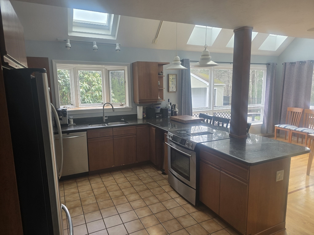 55 Bullivant Farm Rd