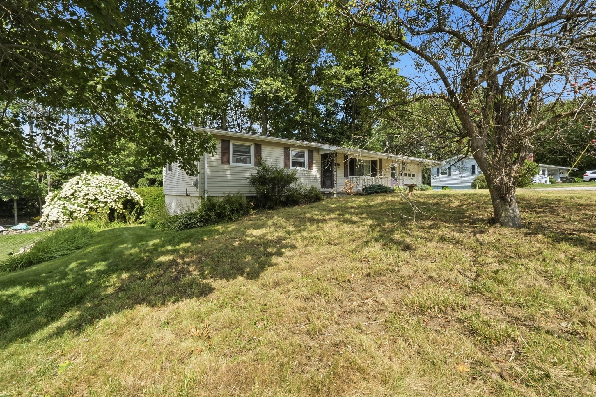 8 Tanglewood Road, Leicester, MA, 8 Tanglewood Road, Leicester, MA Photo #5