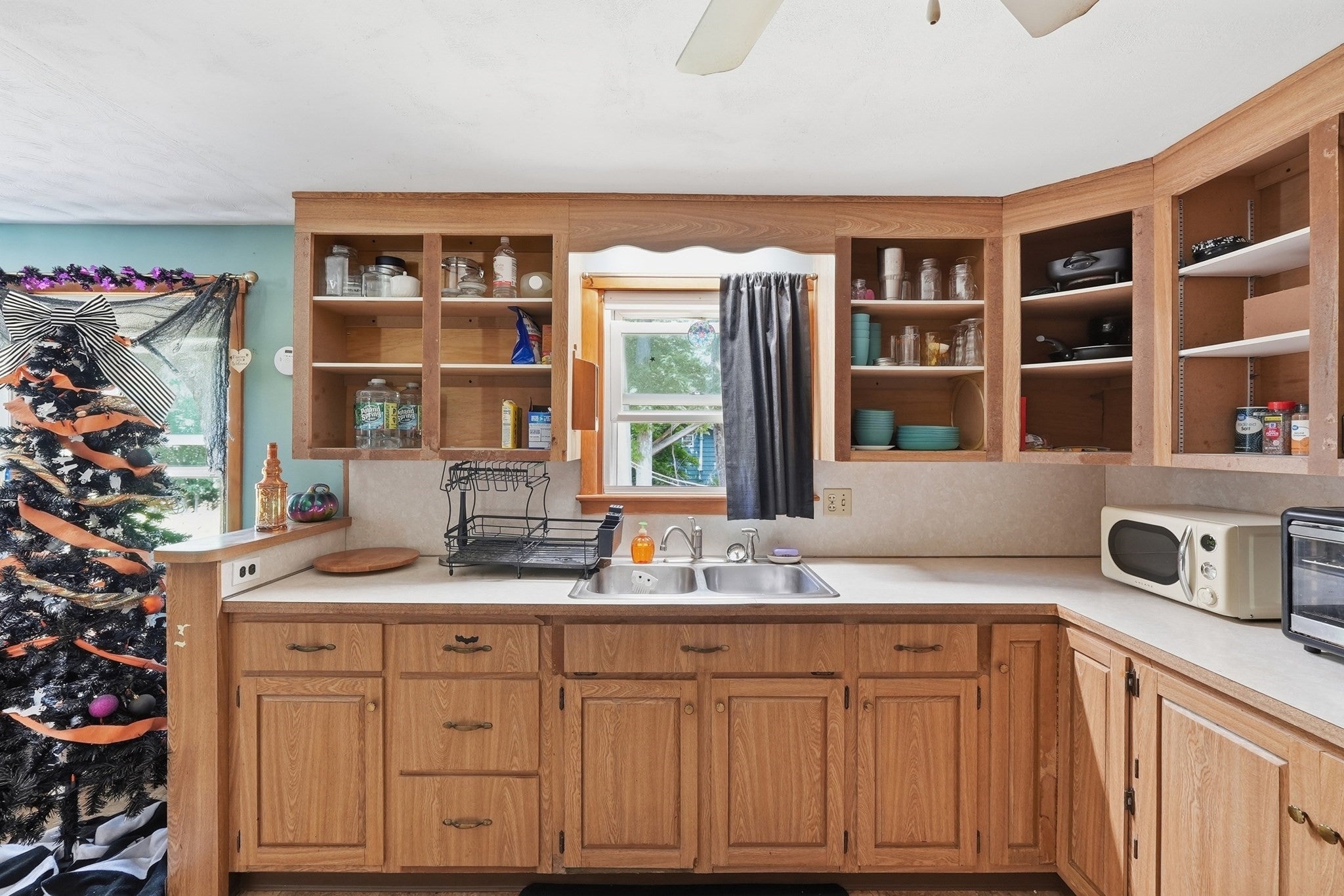 8 Tanglewood Road, Leicester, MA, 8 Tanglewood Road, Leicester, MA Photo #8