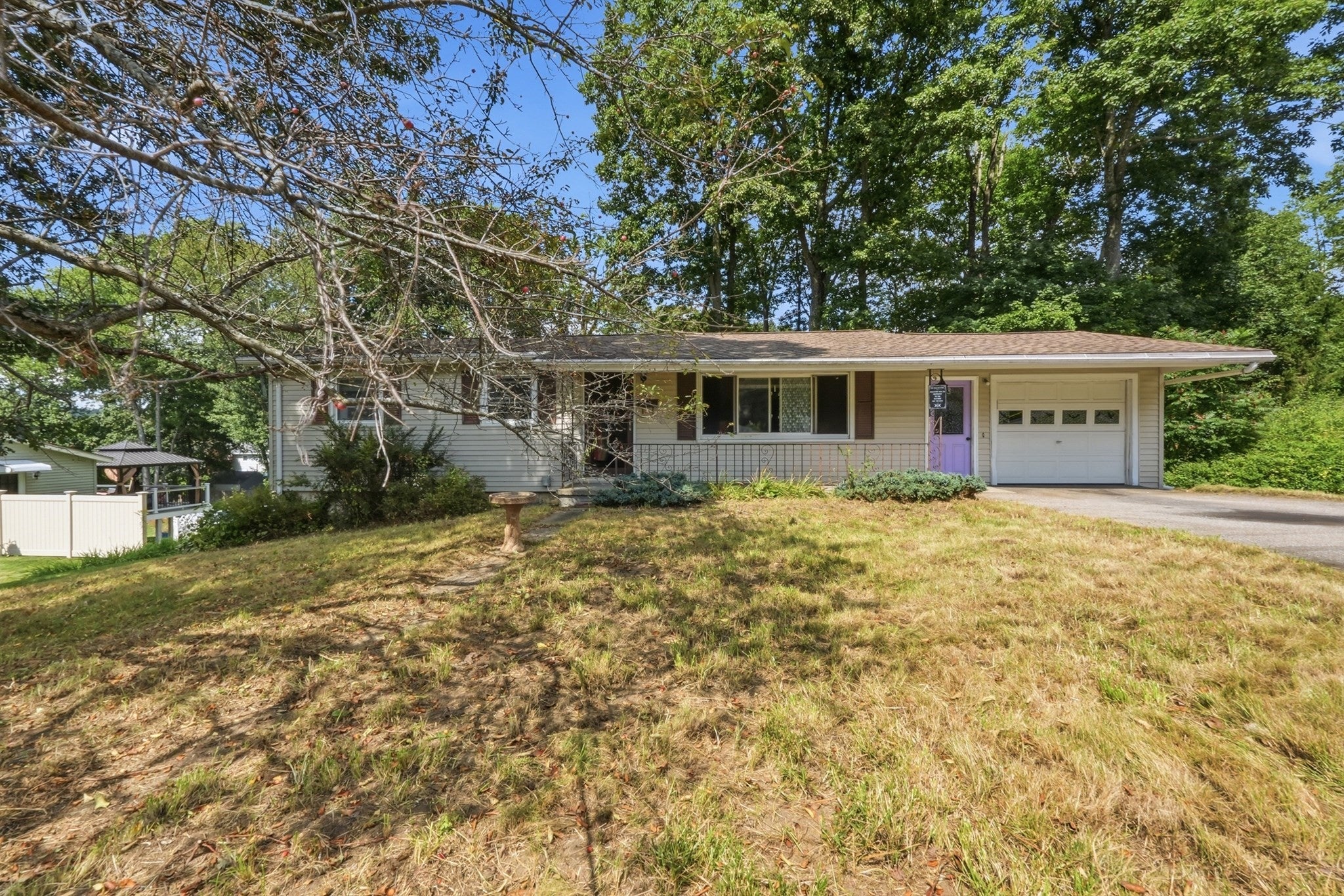 8 Tanglewood Road, Leicester, MA, 8 Tanglewood Road, Leicester, MA Photo #3