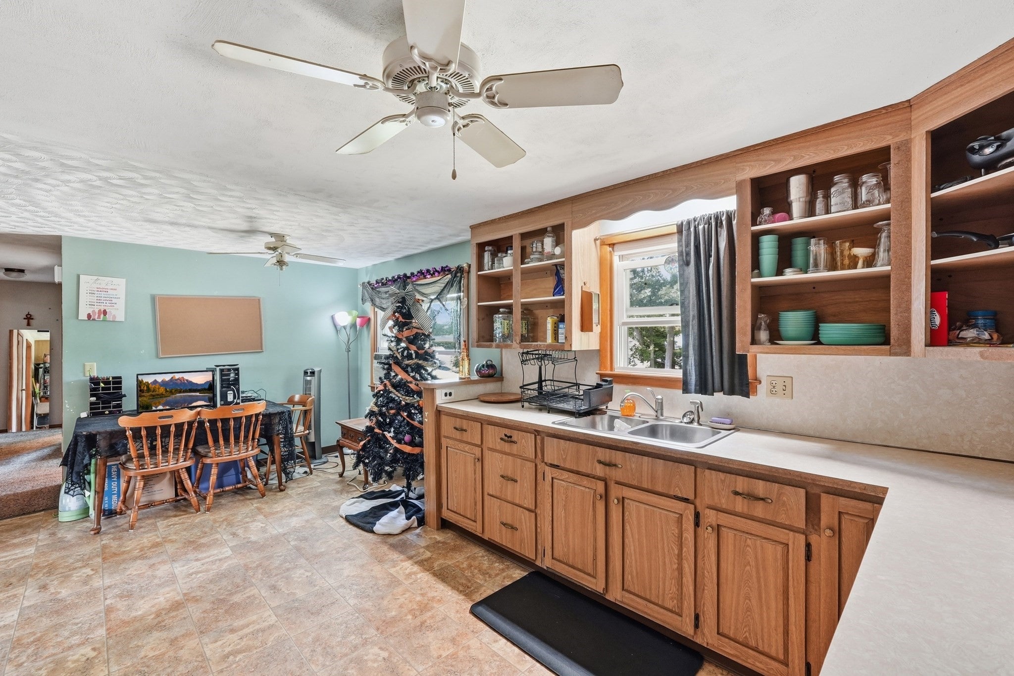 8 Tanglewood Road, Leicester, MA, 8 Tanglewood Road, Leicester, MA Photo #9