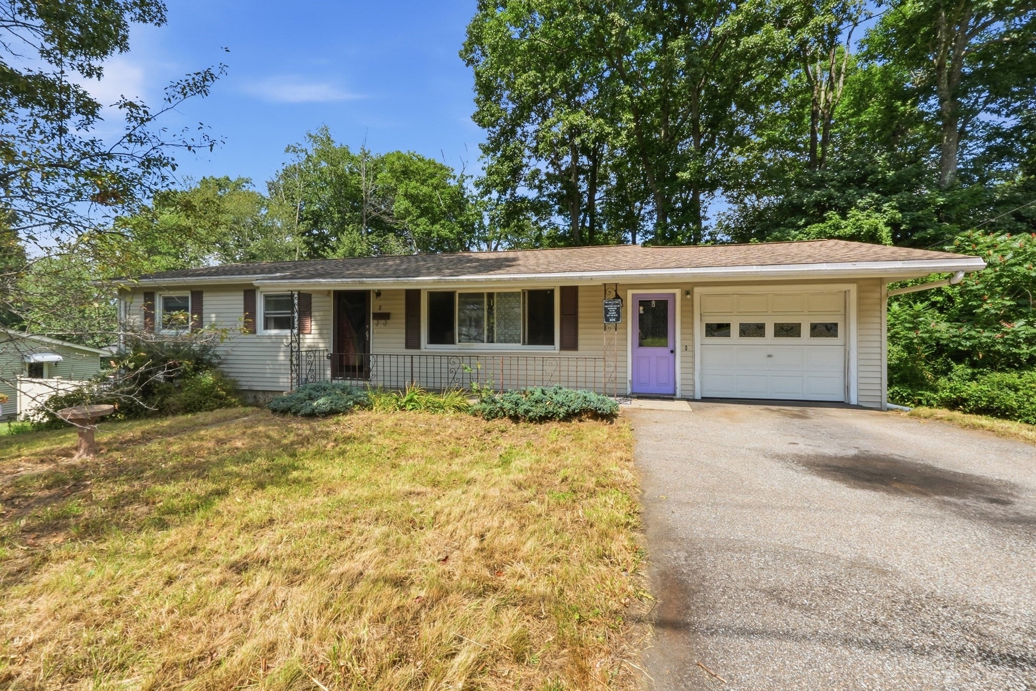 Photo of 8 Tanglewood Road, Leicester, MA