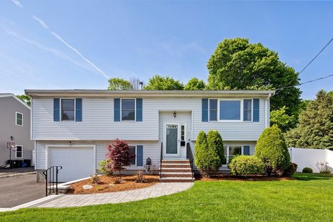 12 Utica St Woburn MA 01801