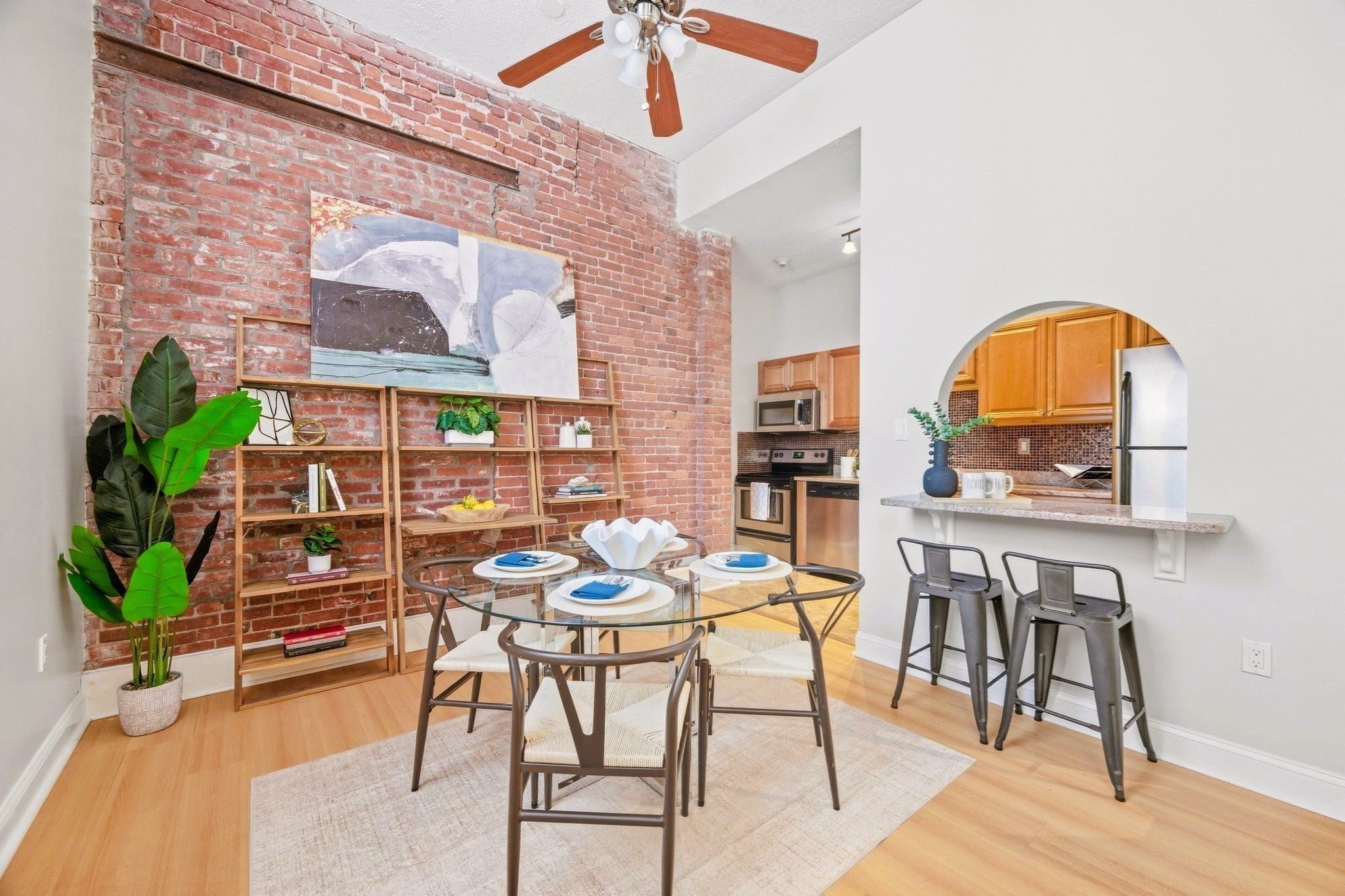 54 Forest St 212
