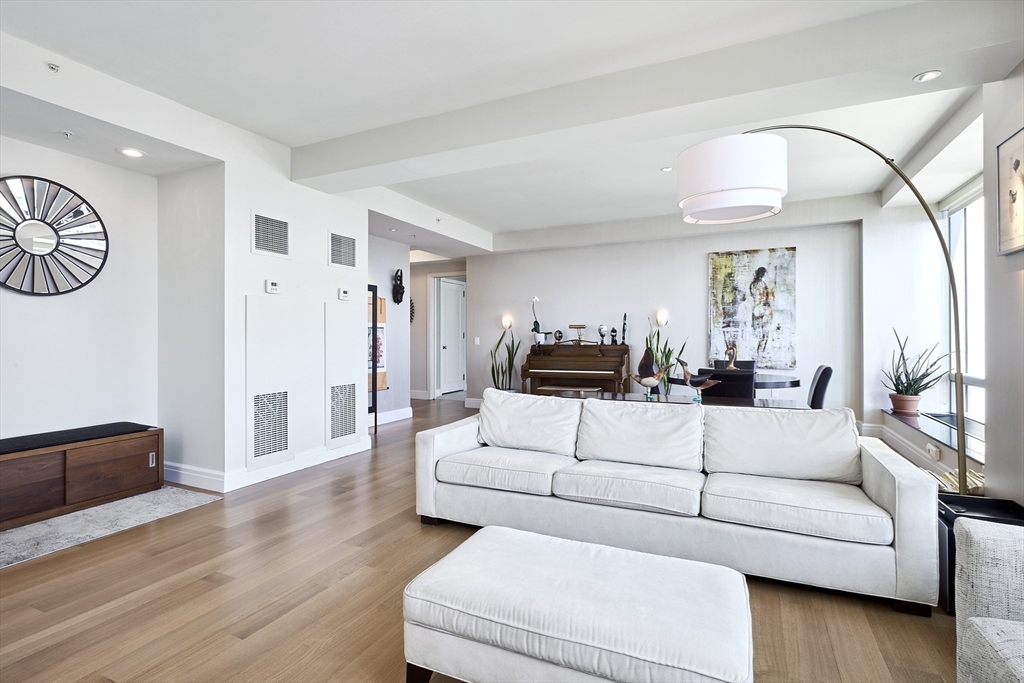 2 Avery St 31 A&B Floor 31