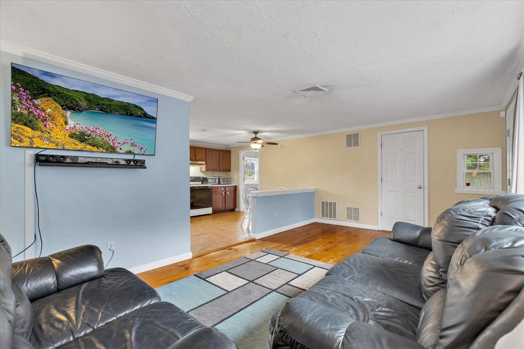 145 Quinaquisset Ave