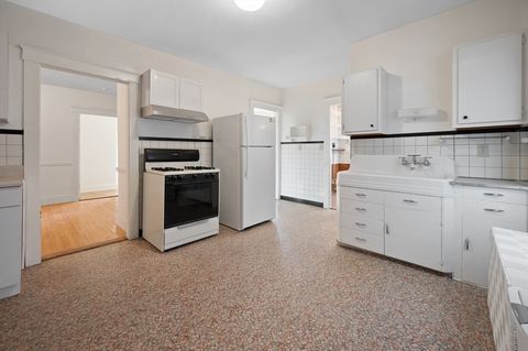 64 West St 2 Leominster MA 01453