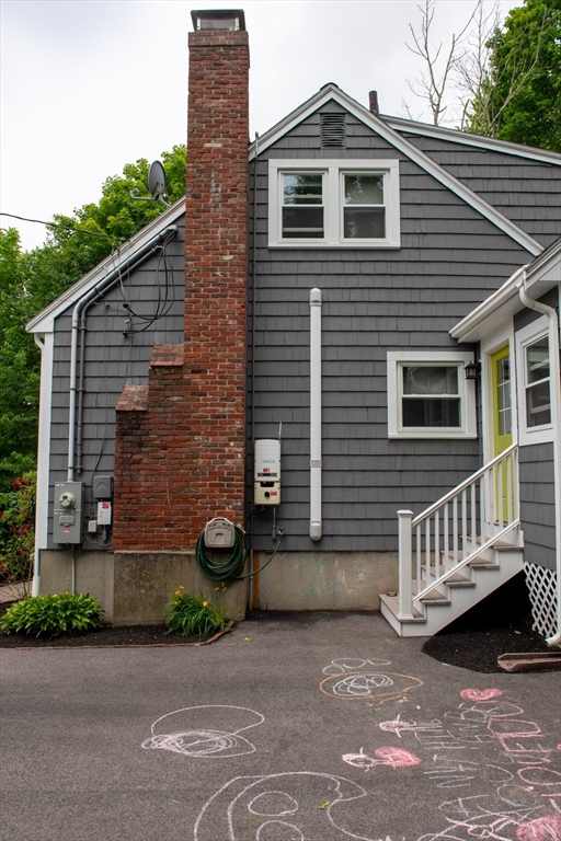 15 Lambert Av
