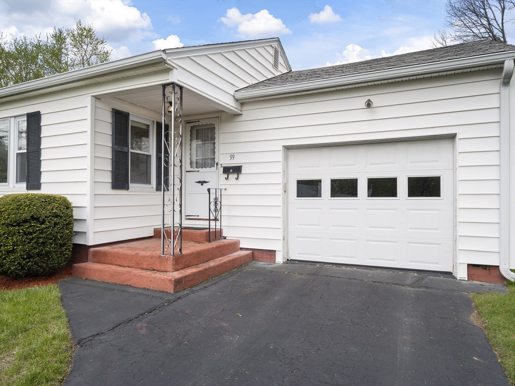 39 Gee St