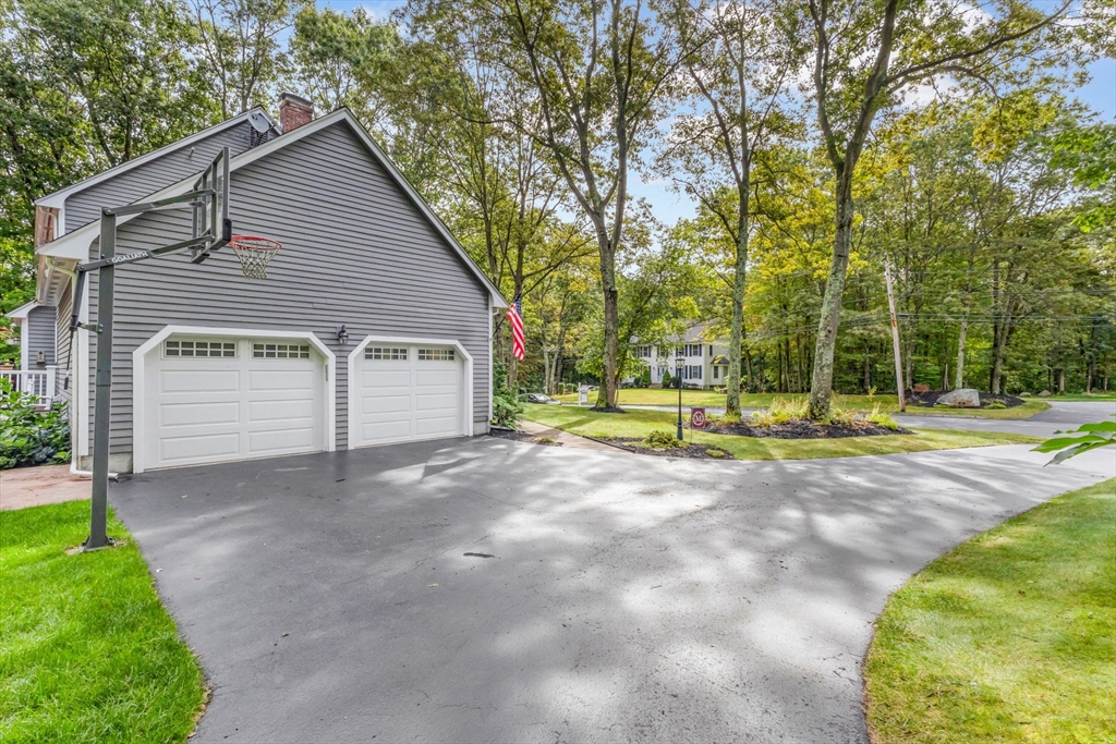 19 Peters Ln