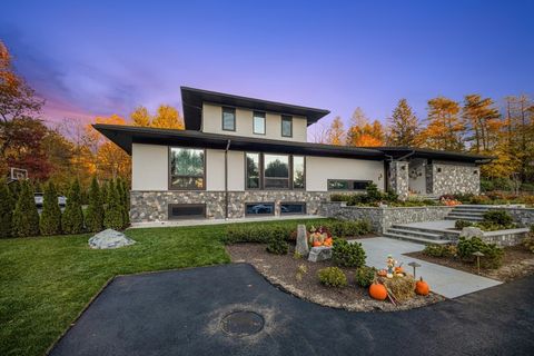 15 Myles Standish Rd Weston MA 02493