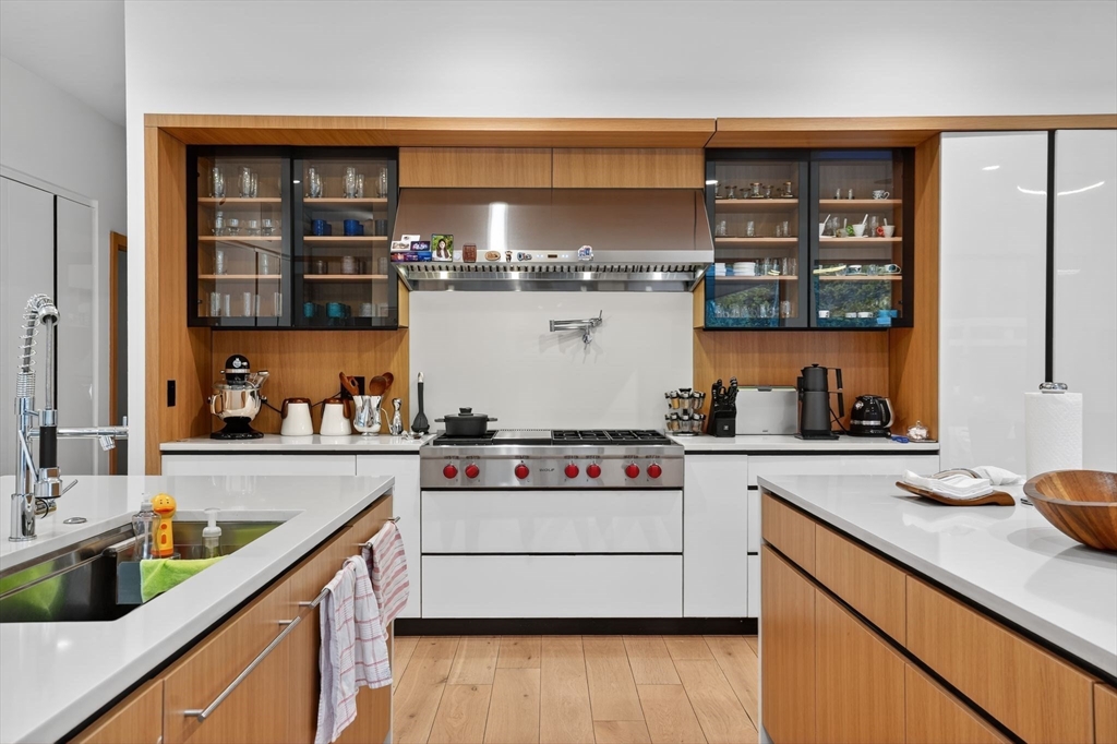 15 Myles Standish Rd