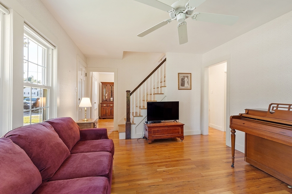 15 Beaconsfield St