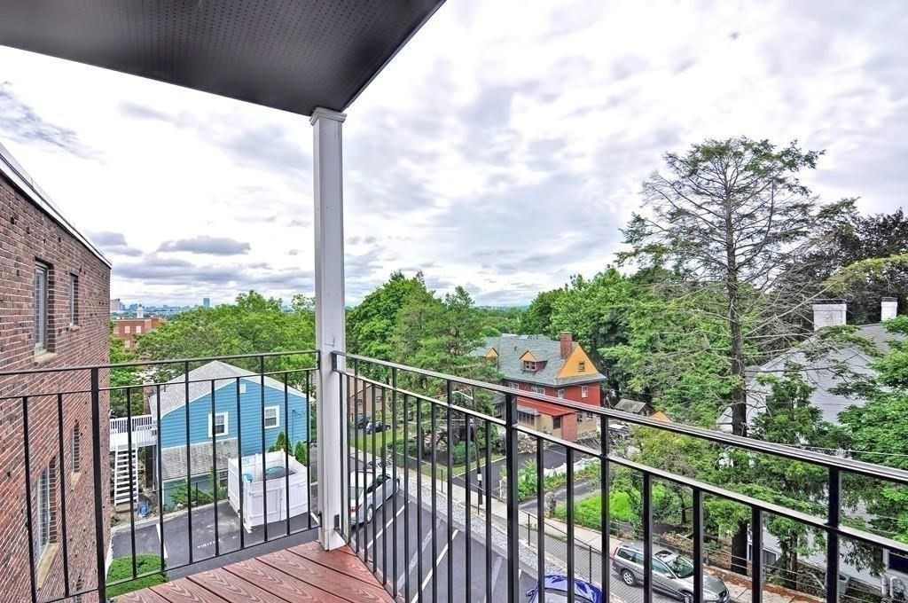 27 Alpine Street Unit 11