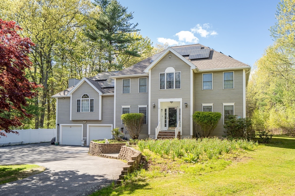 Photo: 3 Avalon Court, Methuen, MA Photo: 3 Avalon Court, Methuen, MA