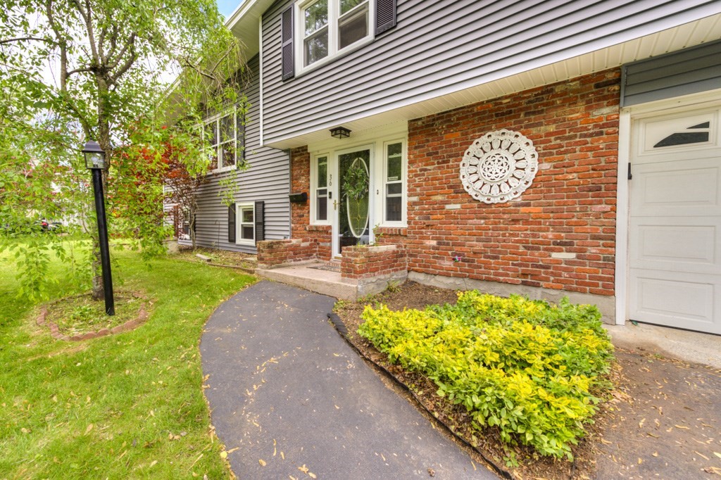 36 Winthrop St