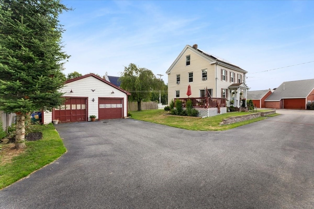 39 Mystic St