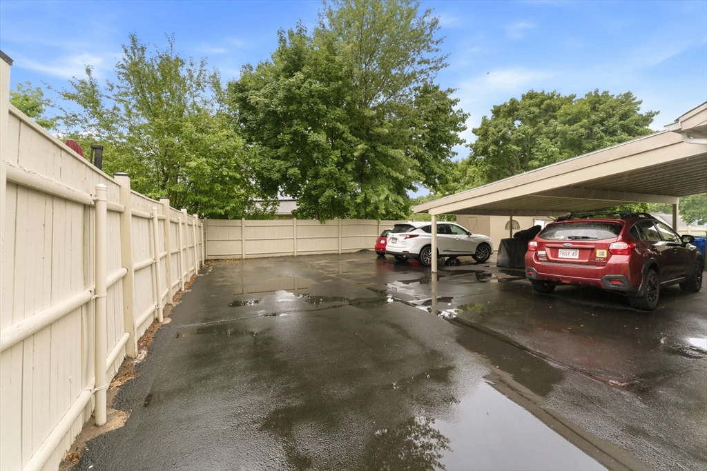 588 Newport Ave