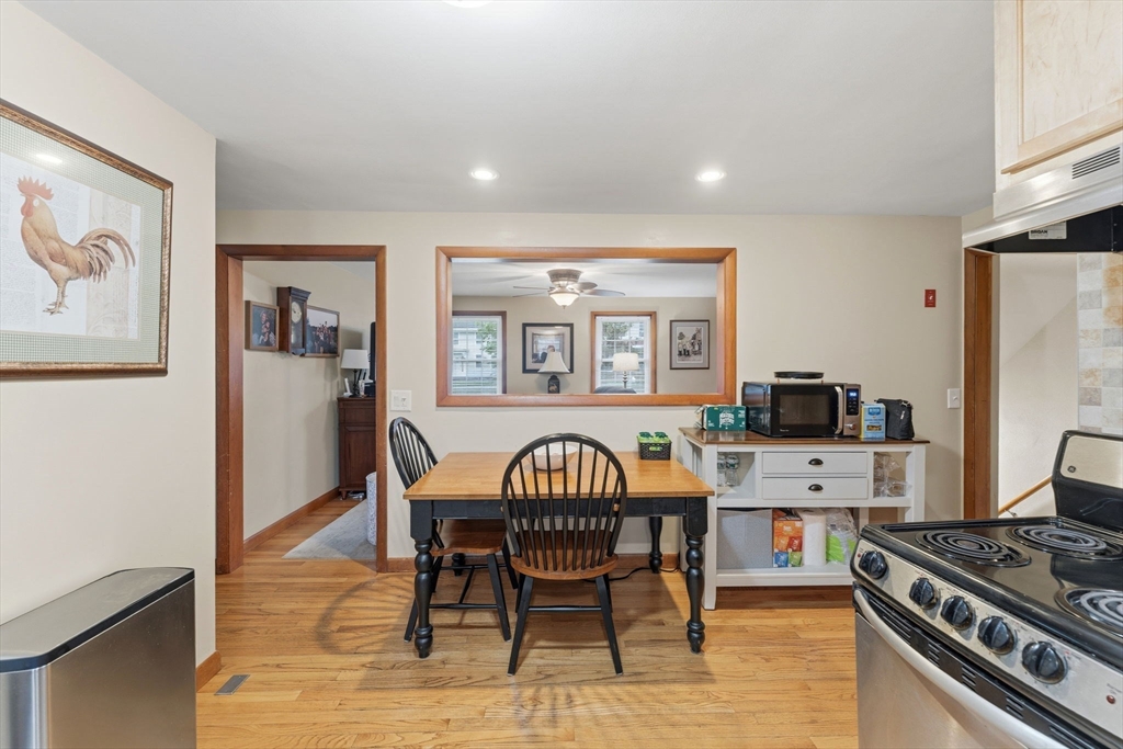 588 Newport Ave