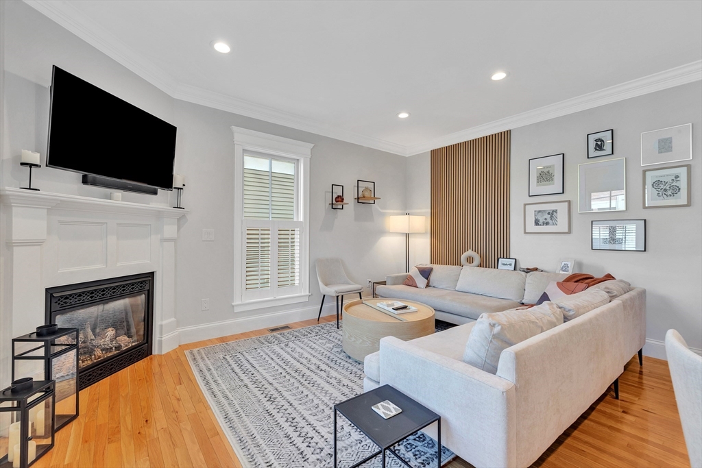 7 Mill St 7