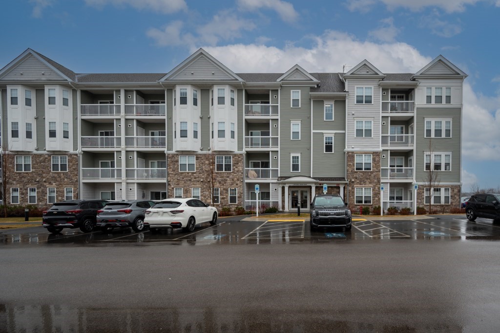 1105 Peters Farm Way 105