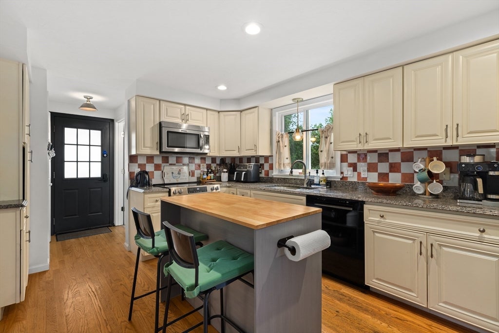 51 Shannon Way, North Attleboro, MA, 51 Shannon Way, North Attleboro, MA Photo #9
