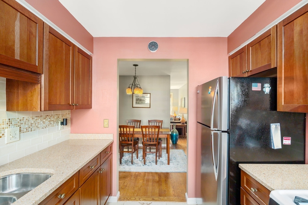 17 Angela Ln 17