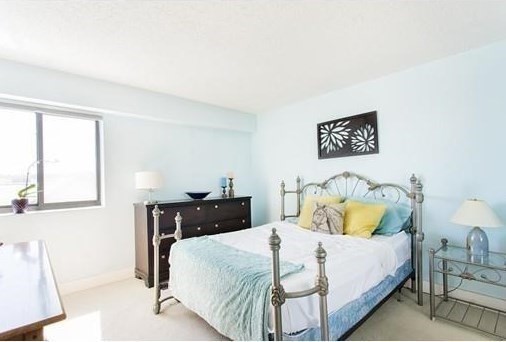 15 N Beacon St 608