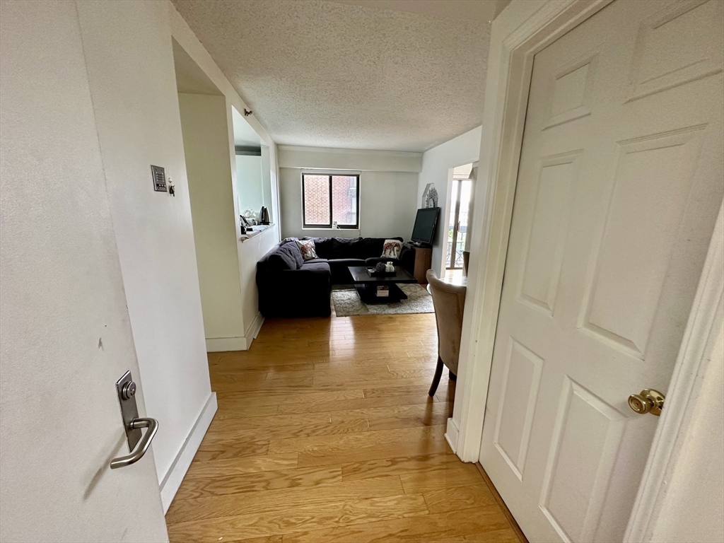 15 N Beacon St 608
