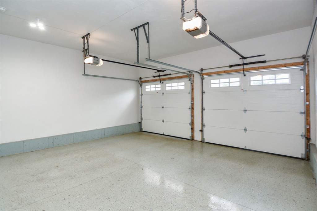 Medway, Massachusetts 02053, United States, 3 Bedrooms Bedrooms, ,3 BathroomsBathrooms,Residential,Active,161065