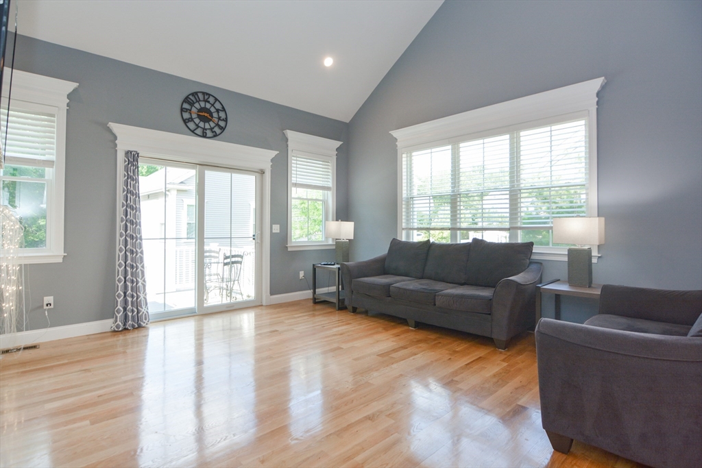 Medway, Massachusetts 02053, United States, 3 Bedrooms Bedrooms, ,3 BathroomsBathrooms,Residential,Active,161065