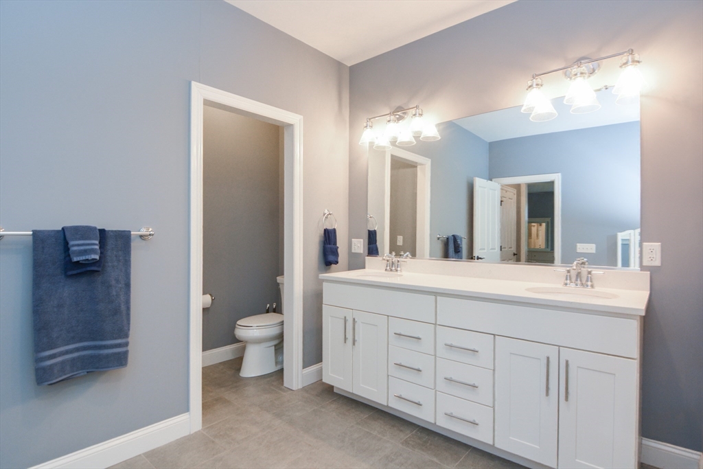 Medway, Massachusetts 02053, United States, 3 Bedrooms Bedrooms, ,3 BathroomsBathrooms,Residential,Active,161065