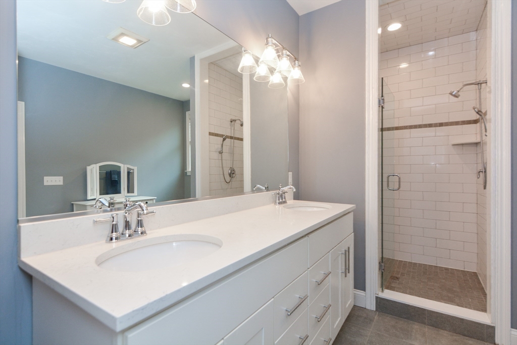 Medway, Massachusetts 02053, United States, 3 Bedrooms Bedrooms, ,3 BathroomsBathrooms,Residential,Active,161065