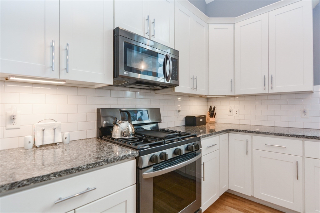 Medway, Massachusetts 02053, United States, 3 Bedrooms Bedrooms, ,3 BathroomsBathrooms,Residential,Active,161065