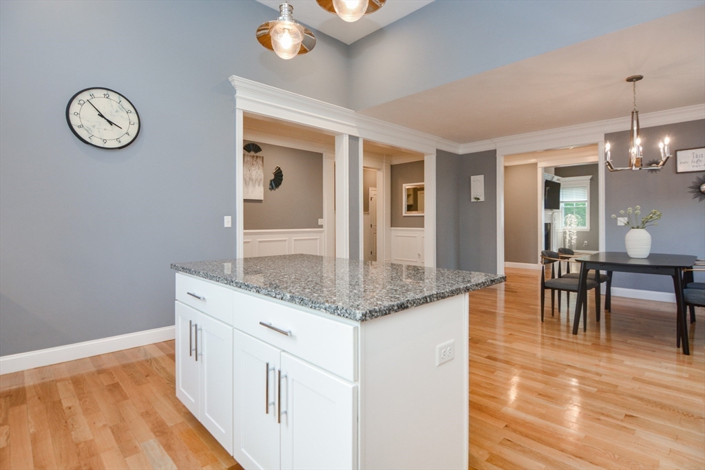 Medway, Massachusetts 02053, United States, 3 Bedrooms Bedrooms, ,3 BathroomsBathrooms,Residential,Active,161065