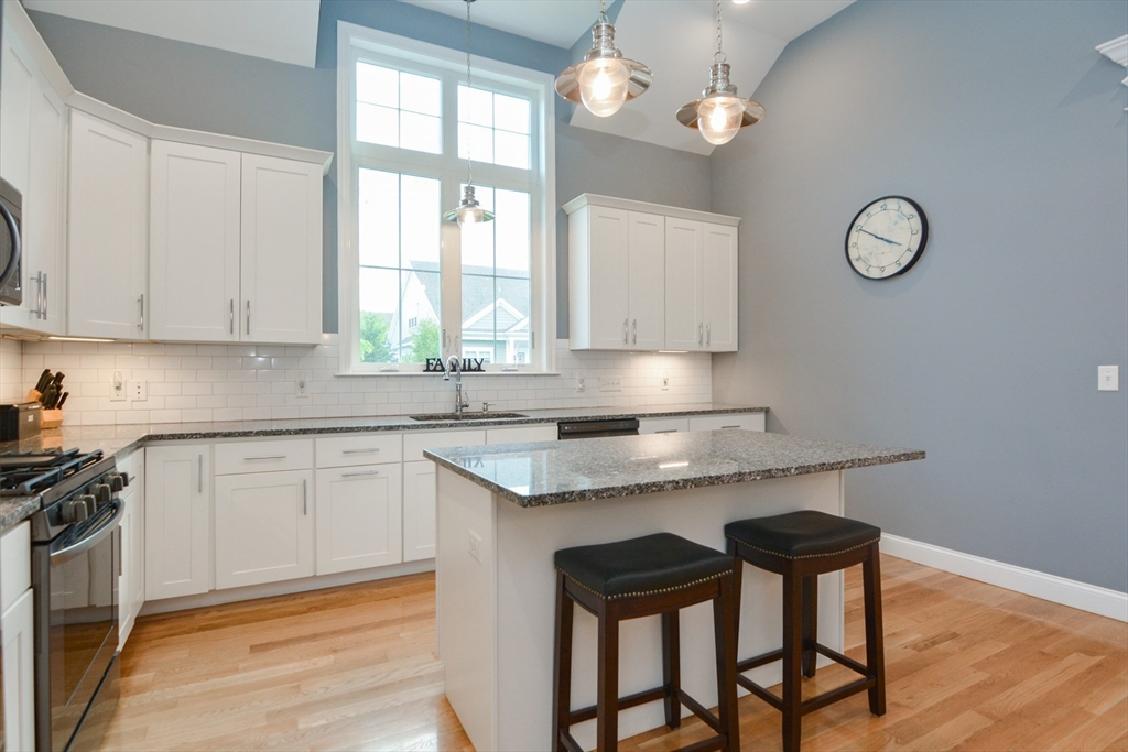 Medway, Massachusetts 02053, United States, 3 Bedrooms Bedrooms, ,3 BathroomsBathrooms,Residential,Active,161065