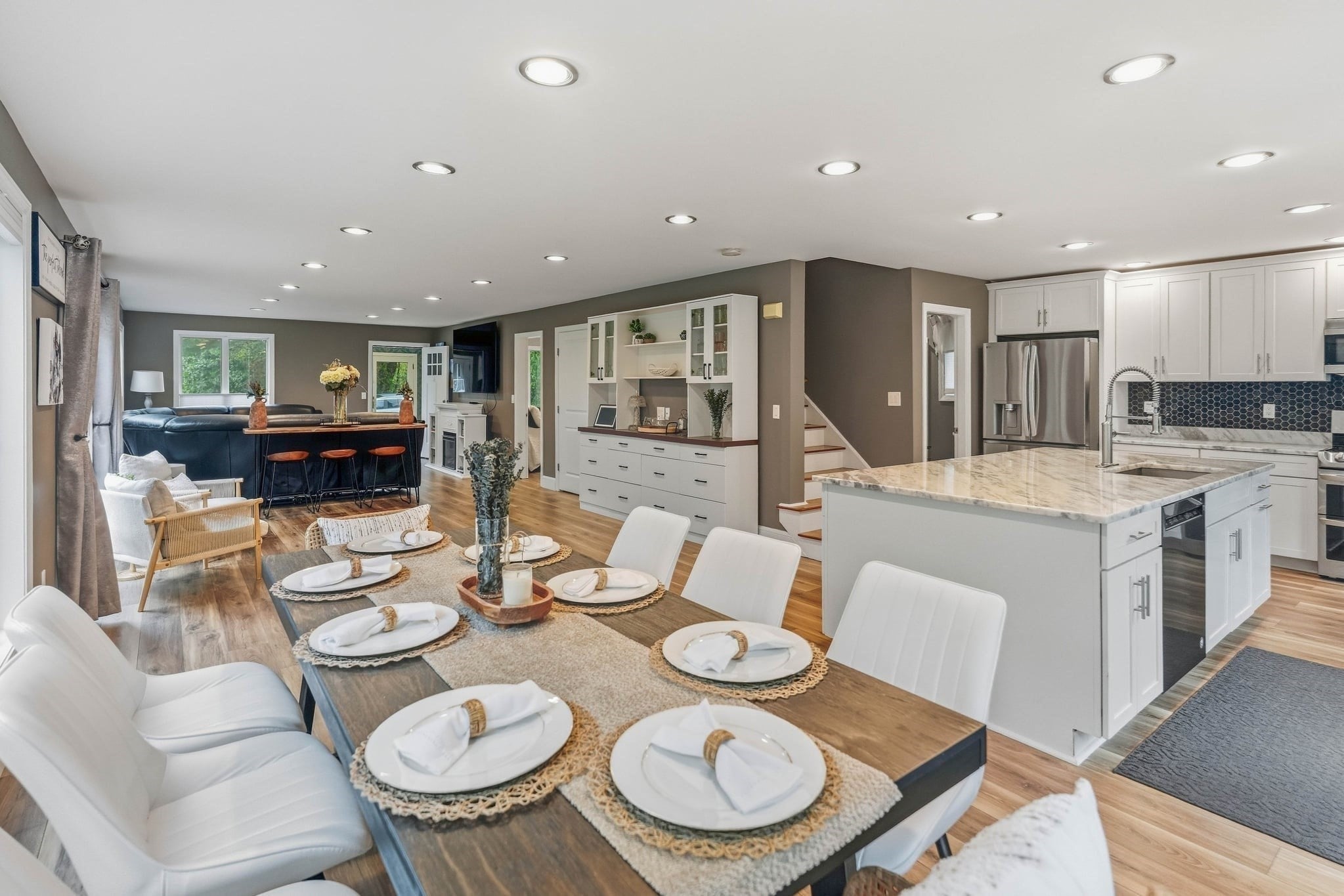 111 Ferry Rd