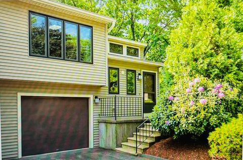 82 Londonderry Rd 82 Grafton MA 01519