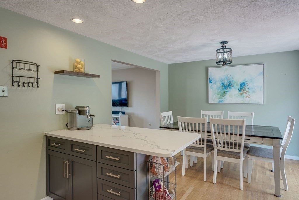 7 Briarwood Rd