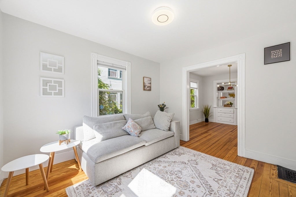 23 Shirley St 27