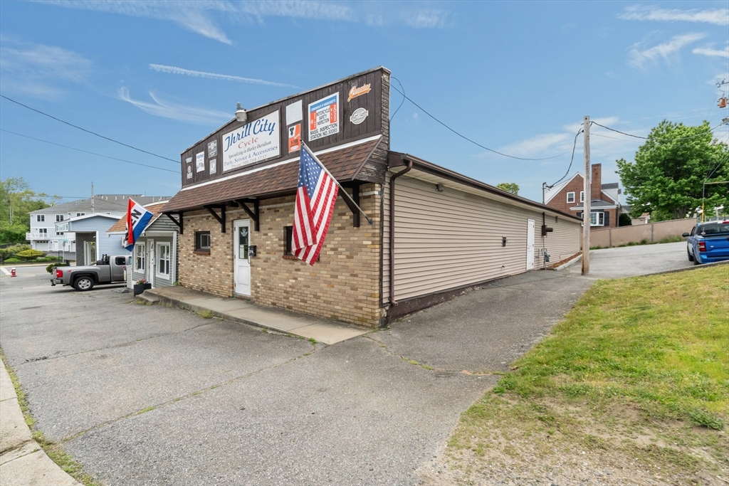 202-204 Pinehurst Ave.