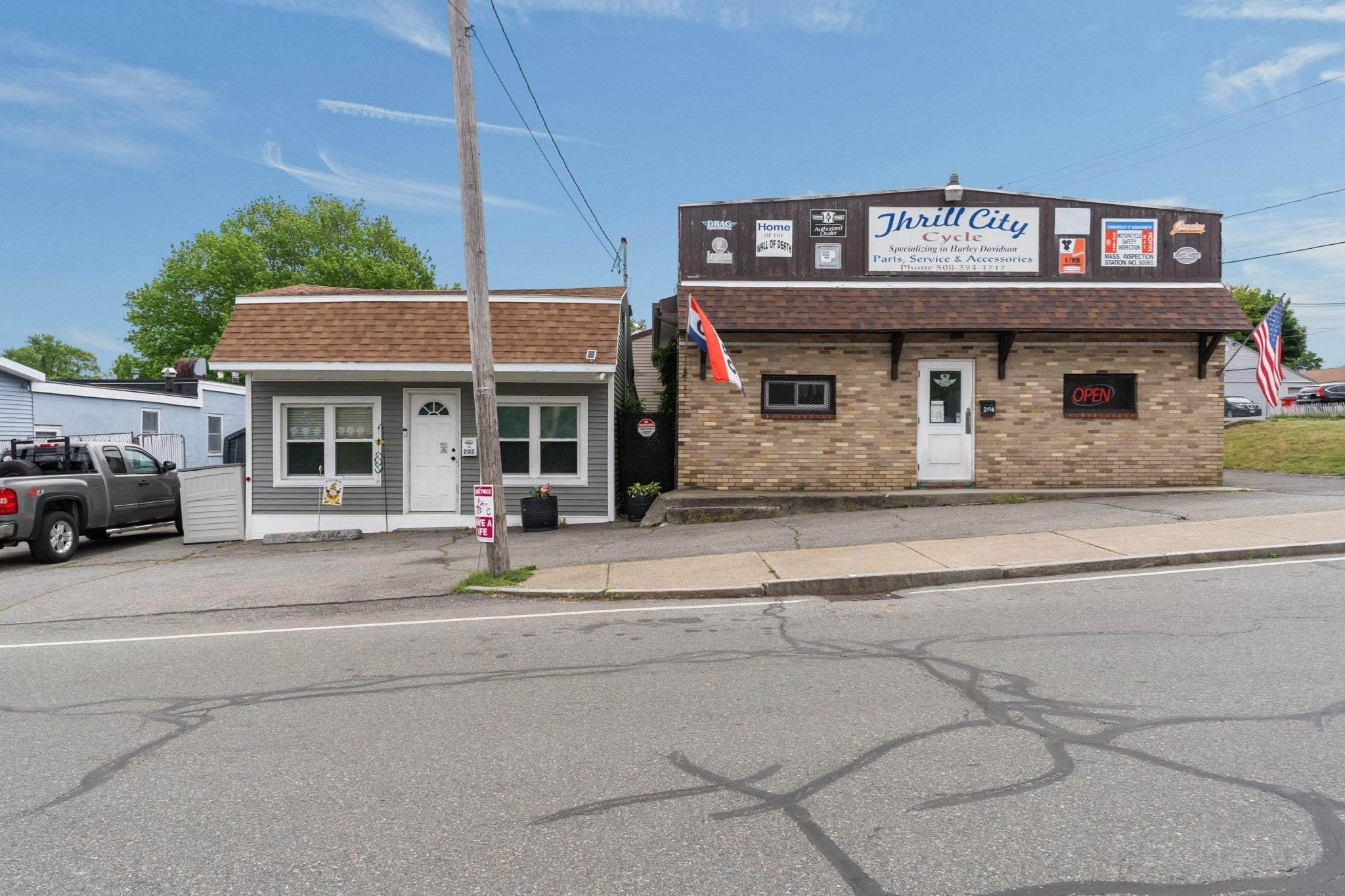 202-204 Pinehurst Ave.