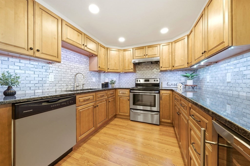 9 Broadway 217