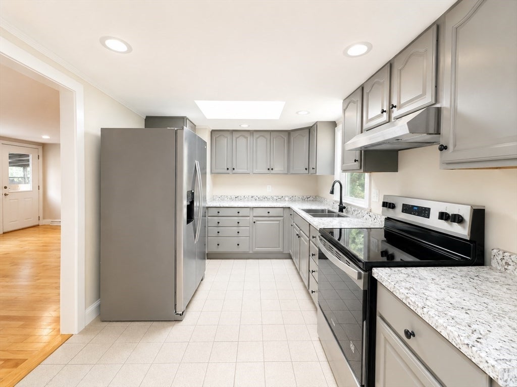 33 Park Dr, Acushnet, MA, 33 Park Dr, Acushnet, MA Photo #5