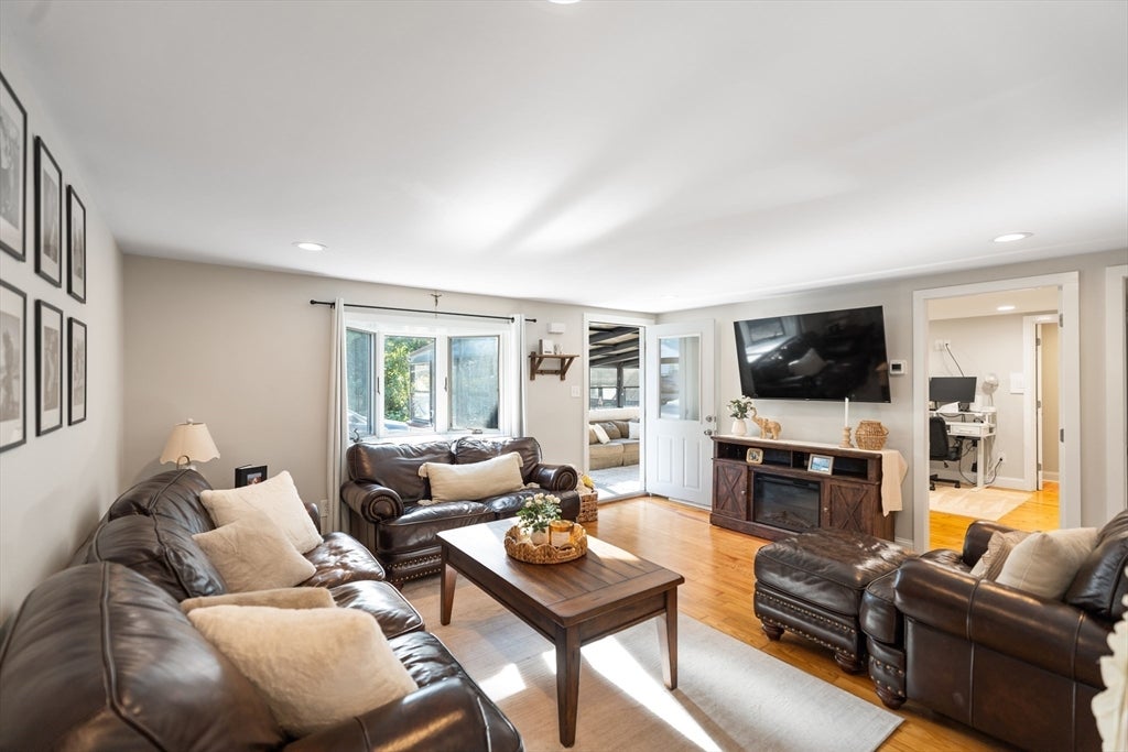 33 Park Dr, Acushnet, MA, 33 Park Dr, Acushnet, MA Photo #6